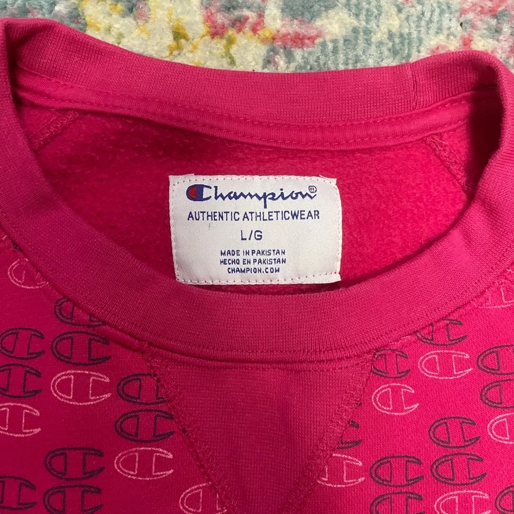 Champion Women’s Vibrant Pink Crewneck Sweatshirt - Picture 2 of 12
